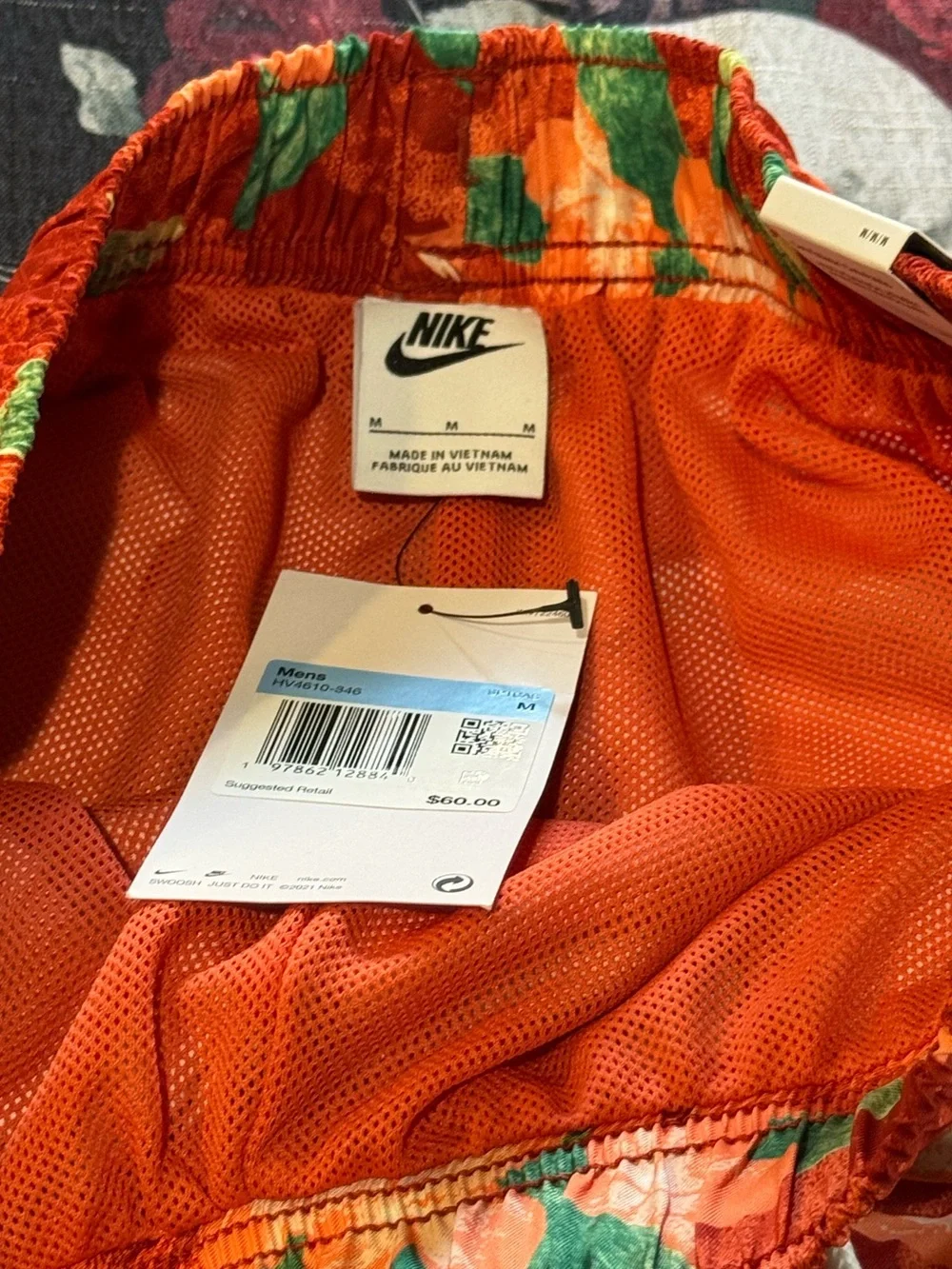 NWT NIKE MENS HAWAIIAN FLOWER SWIM TRUNKS SWIMSUIT SZ MEDIUM